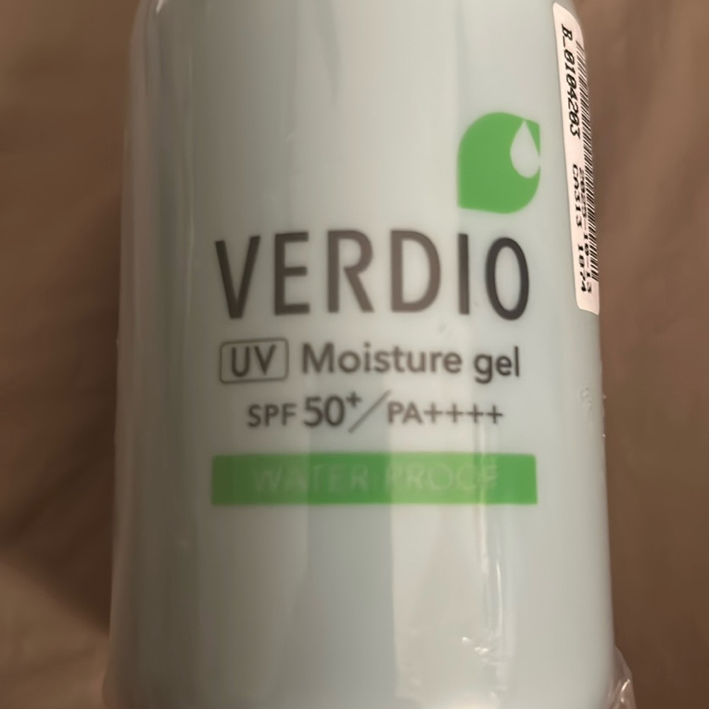 New Verdio SPF 50+ UV Moisture Gel. PA++++. Made in Japan. Expire Oct 2025